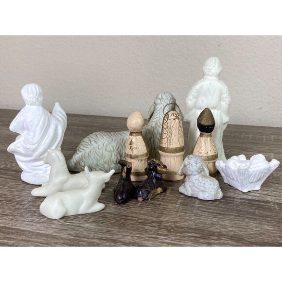 Vintage Mixed Nativity Set Porcelain & Clay Figures Japan Latin Folk Art 1950s - Picture 7 of 10